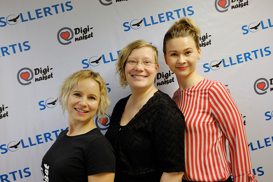 Kuvassa Tiina Weisell, Joanna Niininen ja Outi Niskanen